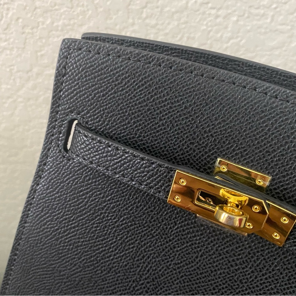 *READ Black Epsom Leather Mini Sport Bag Belted Front Structured Crossbody B8 - Picture 2 of 15